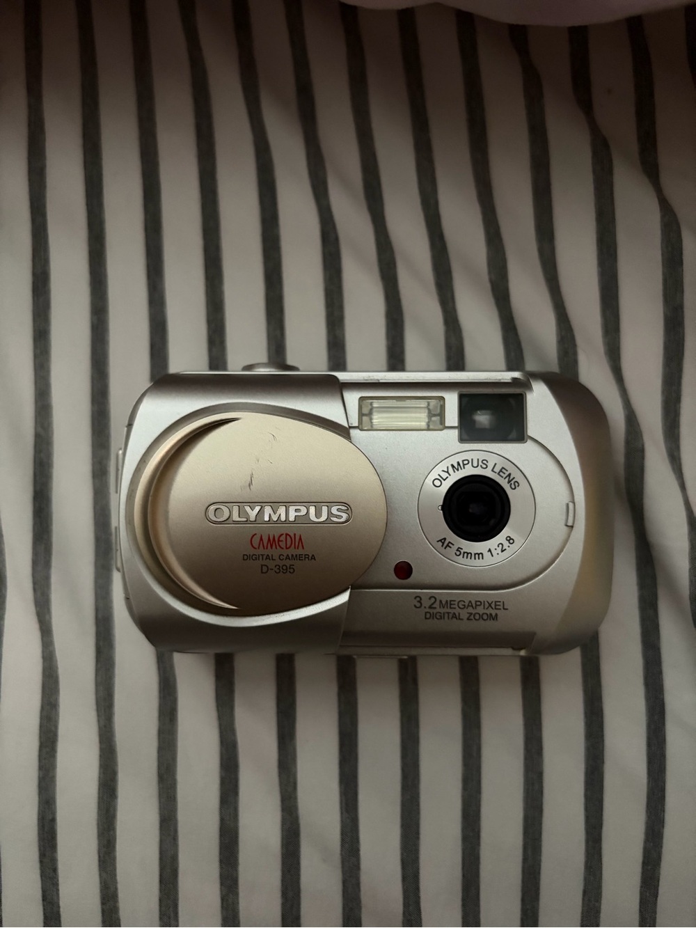 Olympus CAMEDIA Compact Digital Camera in Silver